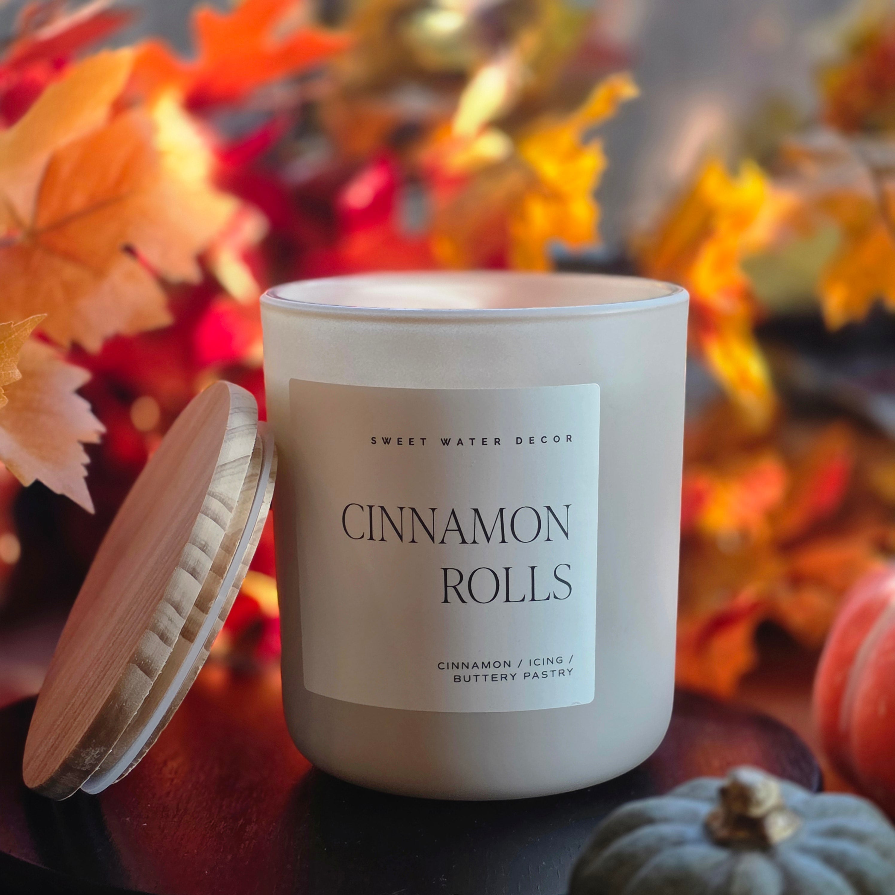 Cinnamon Rolls Signature Soy Wax 15 oz Candle in Frosted Glass