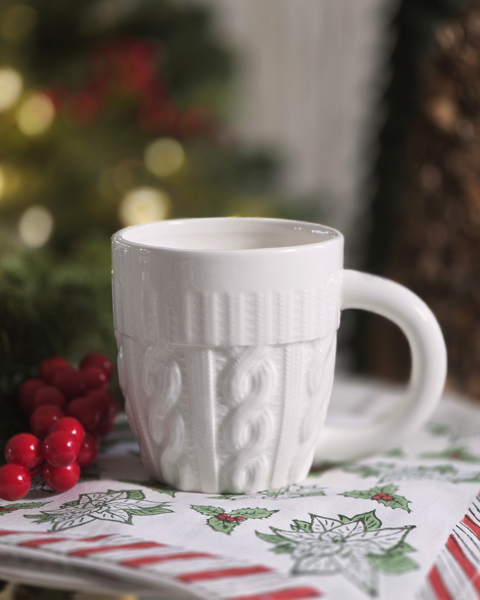 Cozy Sweater Knit Ceramic Cup – Winter White Edition