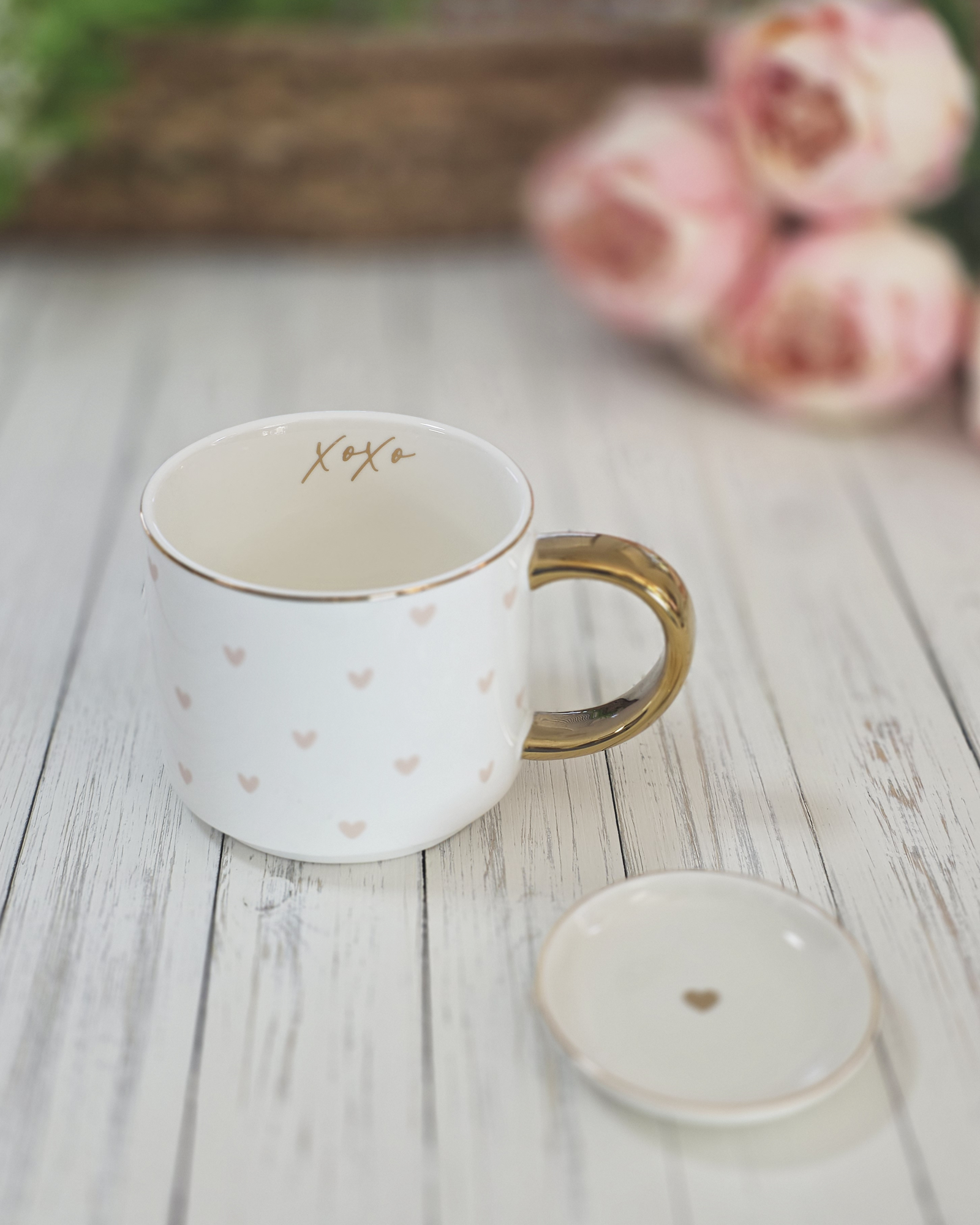 Hearts Fine Bone China Coffee Mug — Gold XOXO Detail