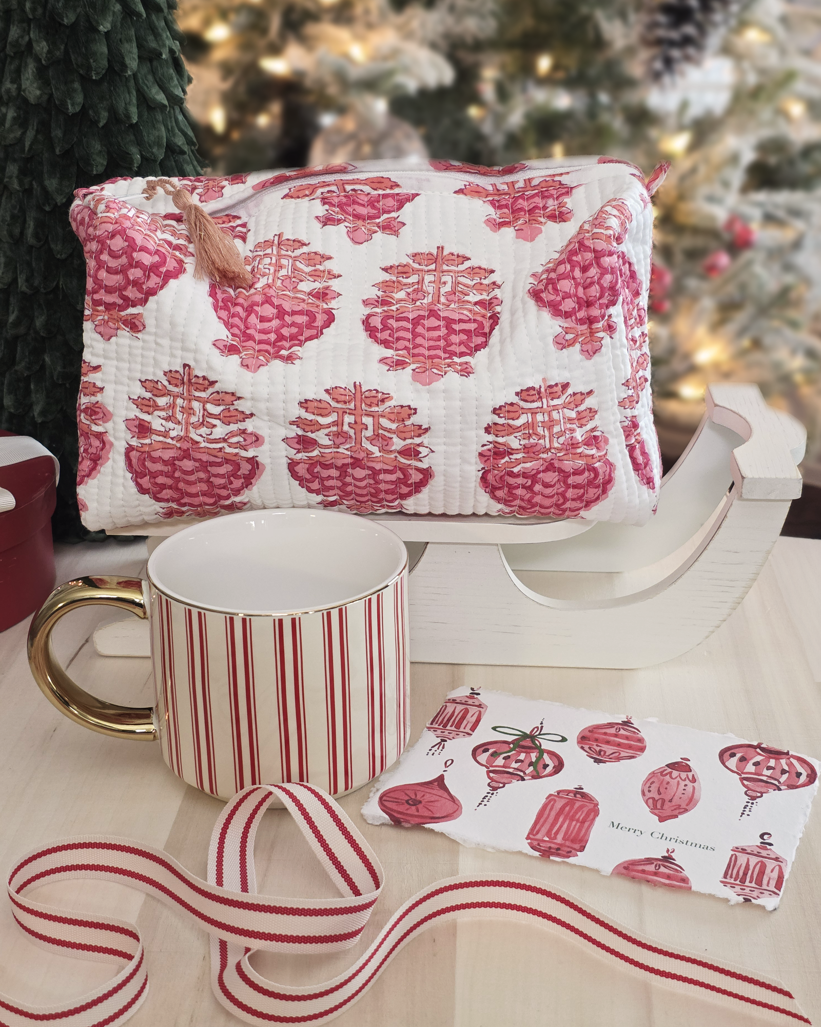 The Merry Pink Gift Set — with Complimentary Holiday Art Postcard
