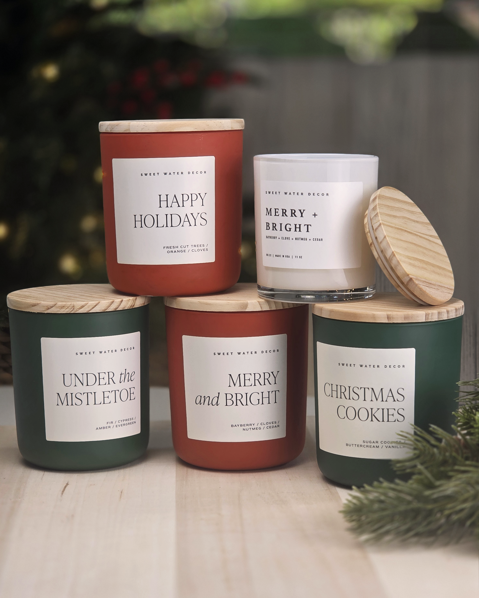 Under the Mistletoe Candle – 15 oz Soy Wax in Matte Green Jar