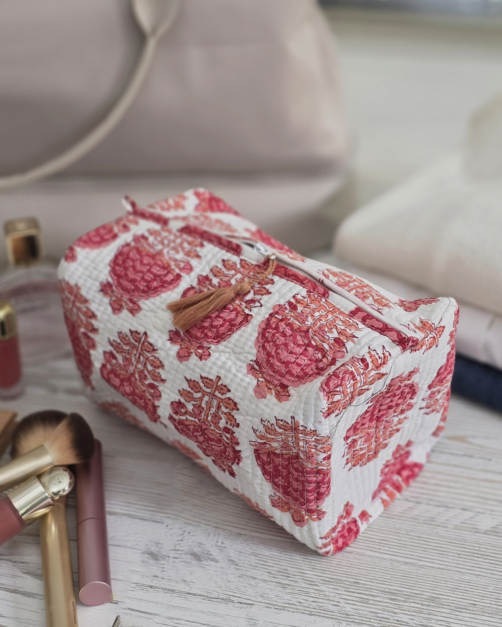 The Merry Pink Gift Set — with Complimentary Holiday Art Postcard