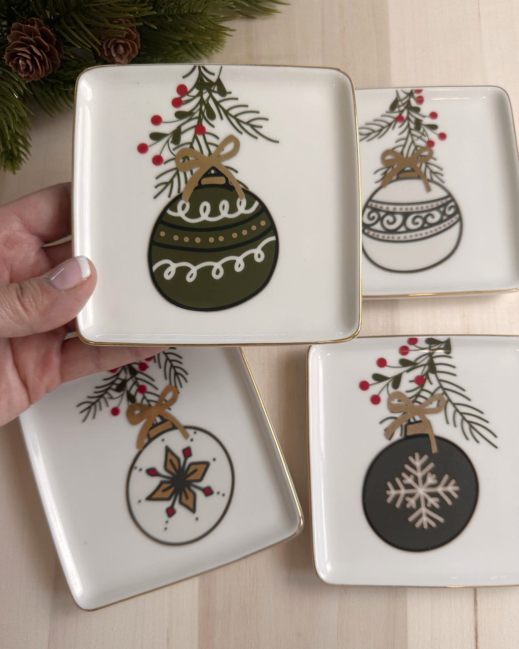 Holiday Ornament Appetizer Plate Set — Green & Gold