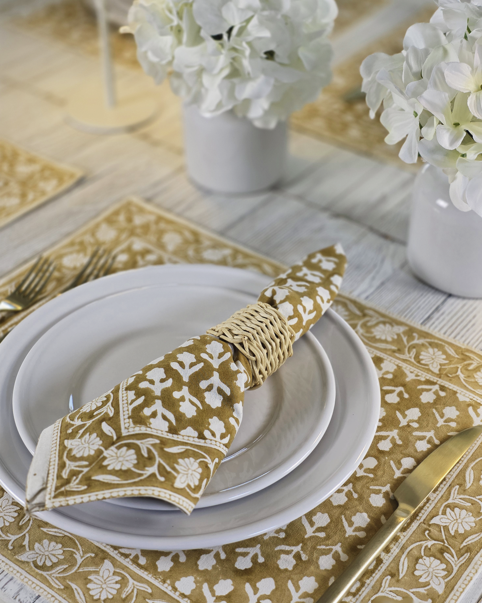 Charlotte Bloom Caramel — Cotton Placemats (Set of 4)